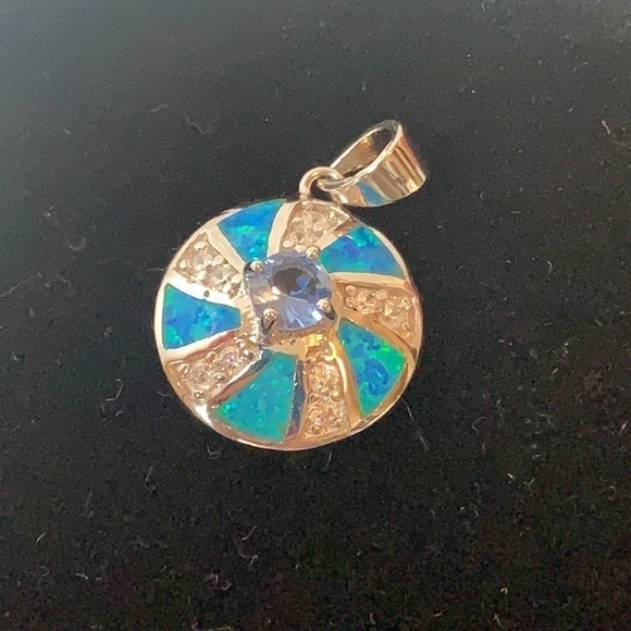 NWOT Gorgeous Ocean Blue 925 Pendant - Picture 2 of 5